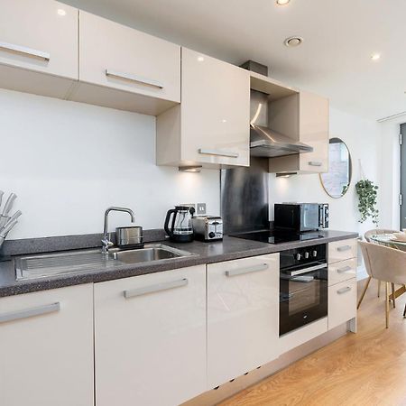 Exclusive Apartment - City Centre - Free Parking -Wifi Netflix- Juliet Balcony 利兹 外观 照片